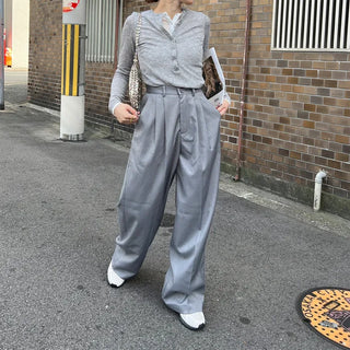 Wide-fit slacks with two pleats
