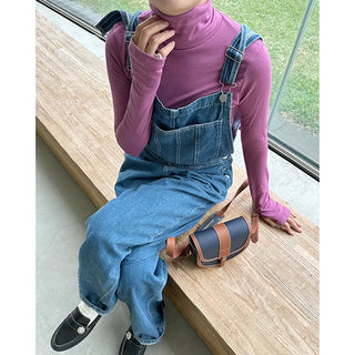 Toned-down color turtleneck T-shirt