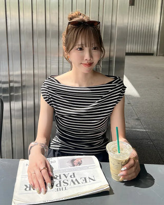 Striped off-shoulder short-sleeved T-shirt