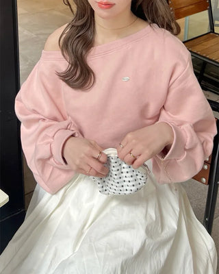 Off-shoulder loose sweatshirt