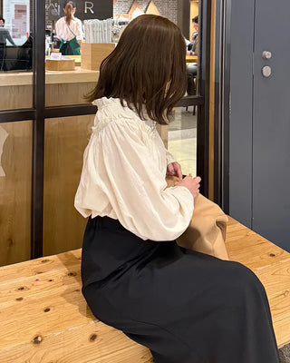 Neck frill blouse