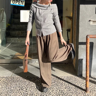 Off-shoulder button knit