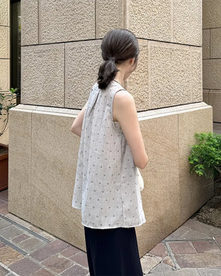 Heart pattern sleeveless blouse