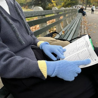 Pointed finger hole gloves
