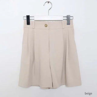 Two-pleat shorts
