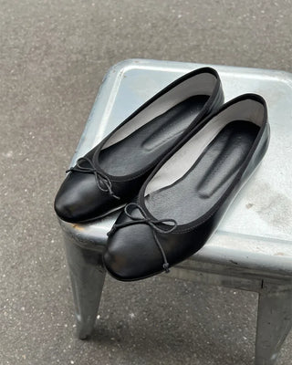 Ribbon flat shoes