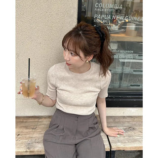 Ribbed round neck knit