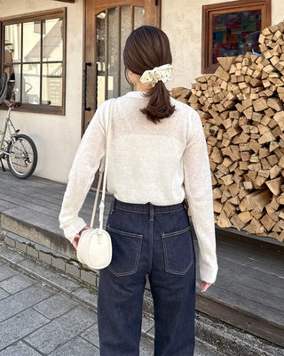 See-through half-open collar knit