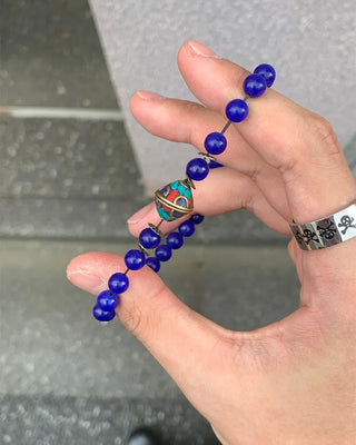 Blue bead bracelet