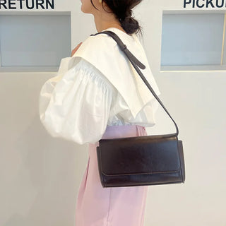 Wide shoulder bag