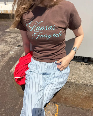 Lettering semi-cropped short-sleeve T-shirt