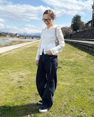 Lace-point color cardigan