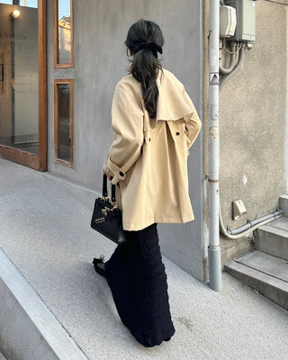 Loose-fit cape short trench coat