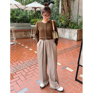 Belted pleated slacks