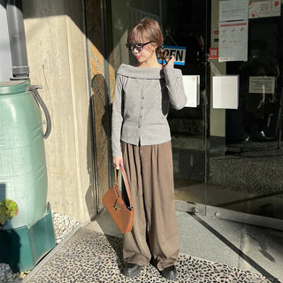 Off-shoulder button knit