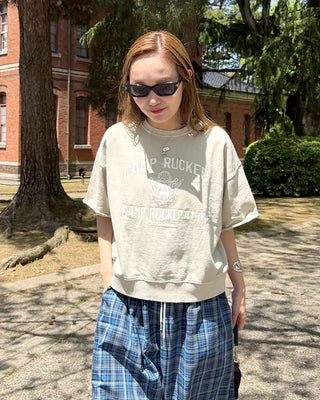 Cut-off hem sweat half-length T-shirt