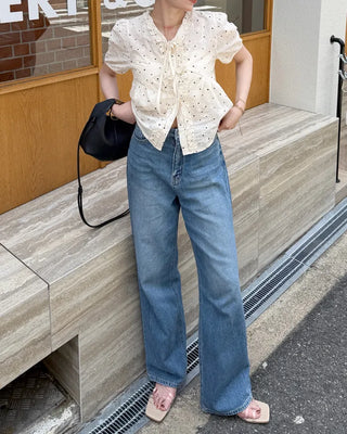 V-neck polka dot pattern ruffle blouse