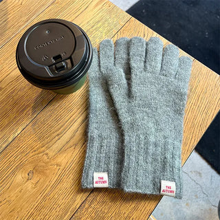Finger hole label point gloves