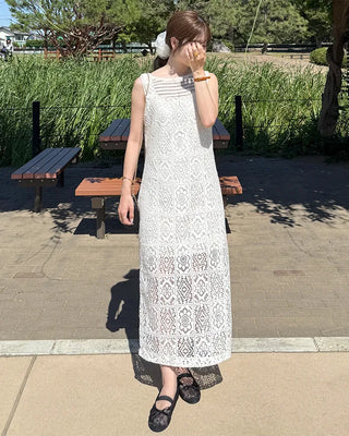 Border pattern round neck sleeveless