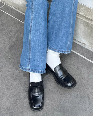 Square-line classic loafers