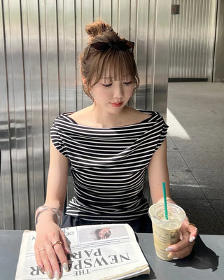 Striped off-shoulder short-sleeved T-shirt
