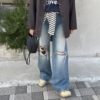 Knee-ripped denim pants