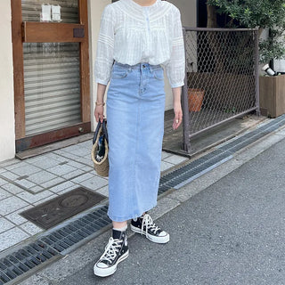 Back-slit denim long skirt