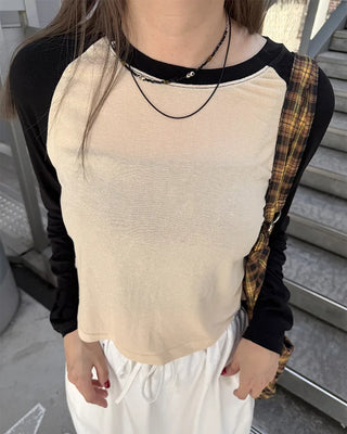 Simple black necklace