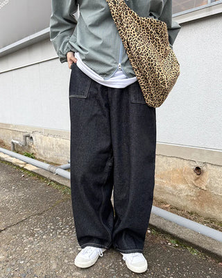 Stitch pocket raw denim pants