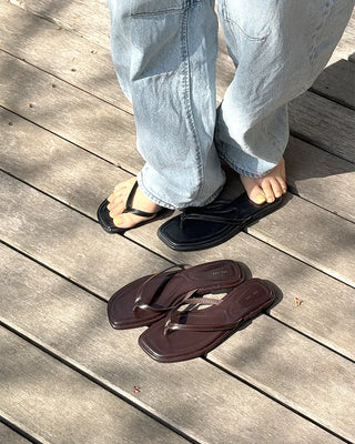 Simple design sandals