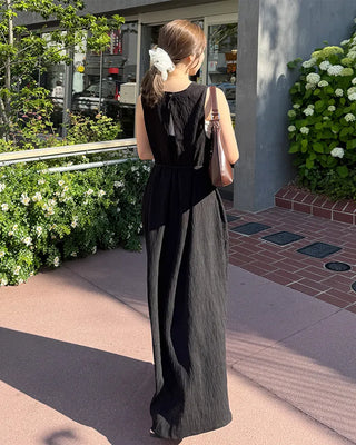 String pleated sleeveless long dress
