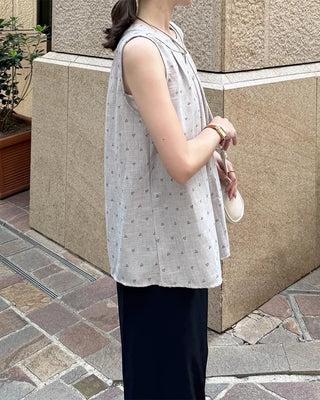Heart pattern sleeveless blouse