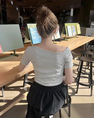 Off-shoulder front twist t-shirt