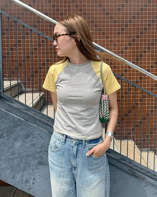 Raglan semi-cropped short-sleeved T-shirt
