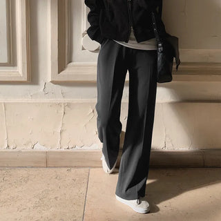 Stress-free! Comfortable wide-leg fleece-lined slacks that feel like training wear.