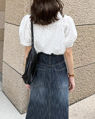 Flower punched short-sleeved blouse