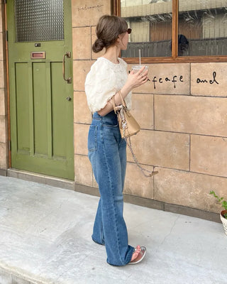 Embossed puff blouse
