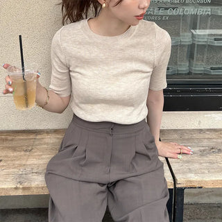 Ribbed round neck knit