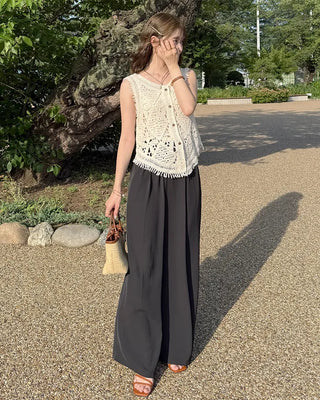 Wide pintuck belted slacks