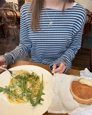 Boat neck striped long-sleeved T-shirt