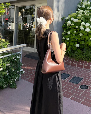 String pleated sleeveless long dress