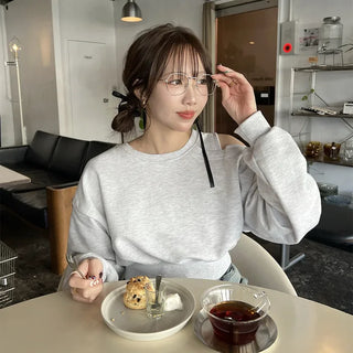 One-off shoulder cropped sweatshirt