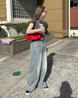 Side-out seam pleated denim pants