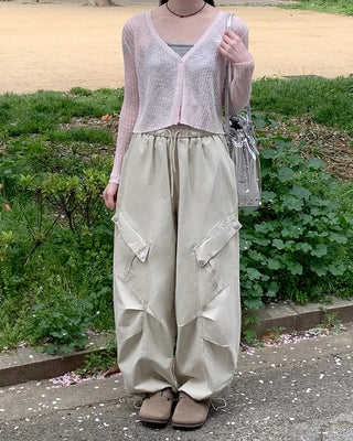 Cargo pants with elastic waistband and drawstring