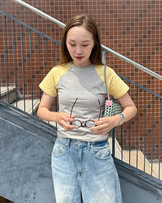 Raglan semi-cropped short-sleeved T-shirt