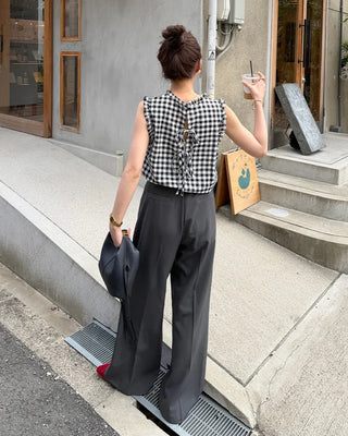 Frilled gingham check sleeveless blouse