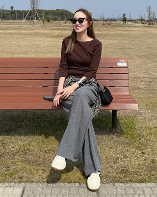 Oblong neck cropped sleeve T-shirt