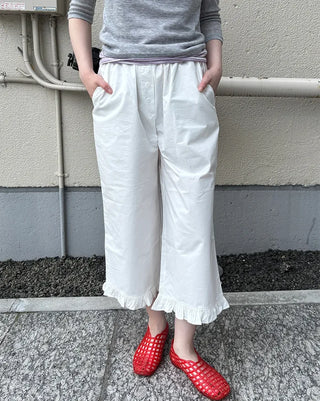 Frilled hem wide half pants