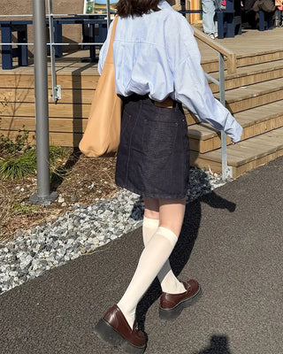 Simple low-rise denim short skirt