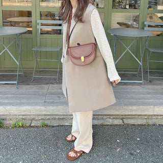 Half-moon cross bag